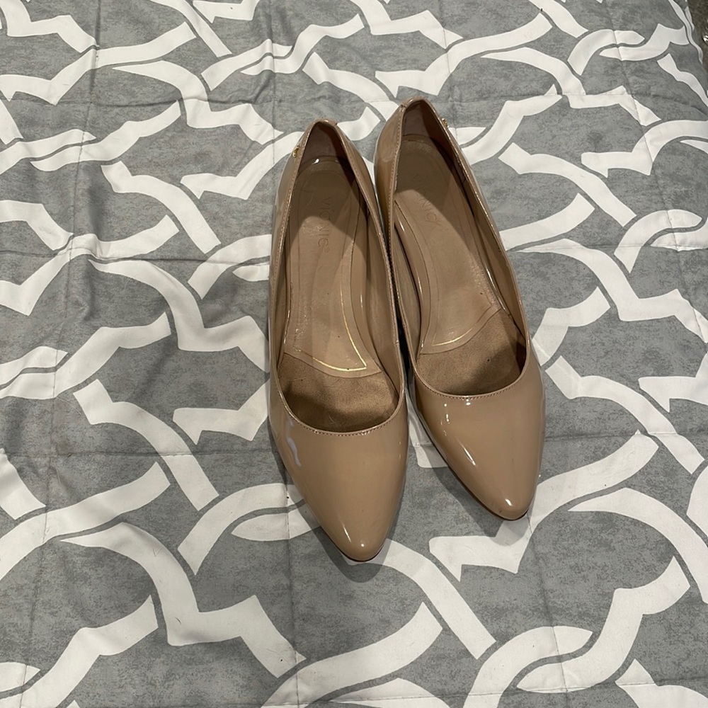 Vionic Pumps, Tan Low Heel, Size 10